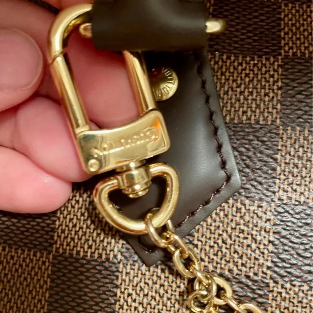 🌸🌸LV Blooming🌸🌸Flowers Chain Bag Charm - Picture 9 of 10